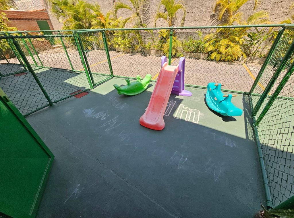 Cada grupo de Inicial tiene un patio interno al aire libre